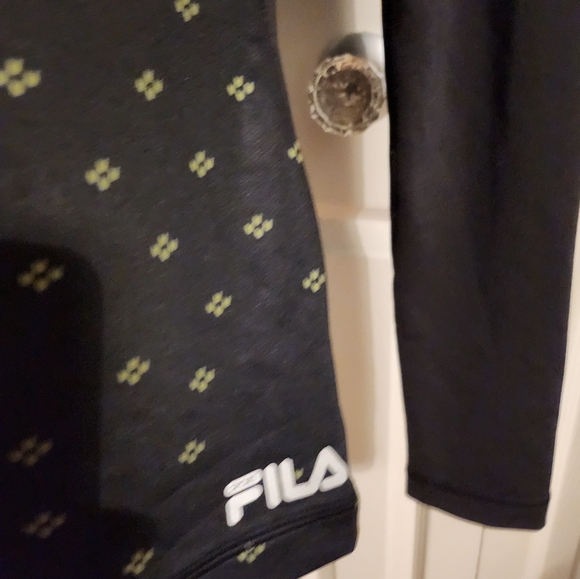 NWOT Fila thermal outdoor sport top. Medium, black with faux knit pattern. - Picture 5 of 6